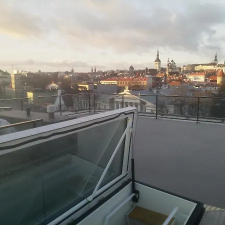 2-bedroom Roof Terrace With An Amazing Old Town View Апартаменты